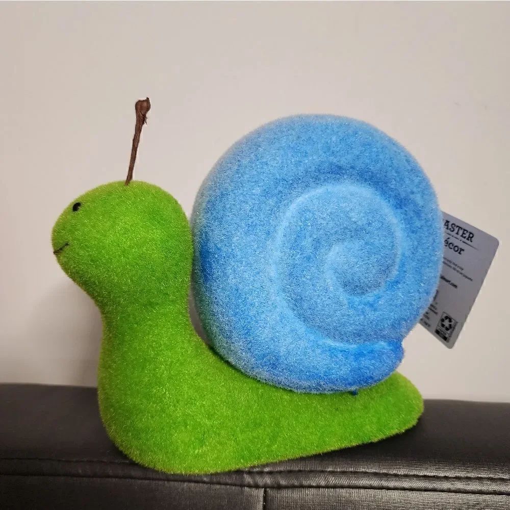Nwt Easter Blue and Green Snail Tabletop Decoration, 8.4 in x 7.4 in